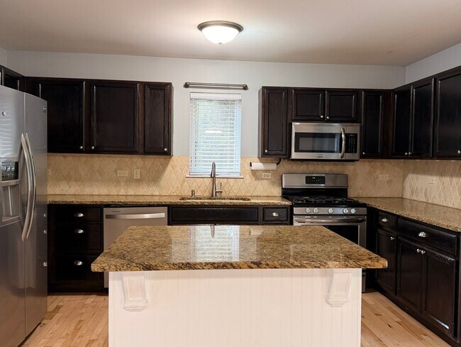 Foto del edificio - 700 Woodbine Ln