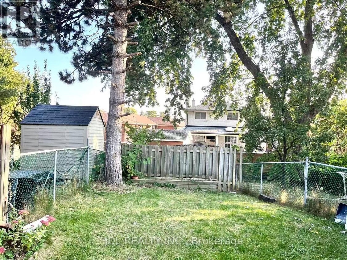 Photo du bâtiment - 135 Corinthian Blvd