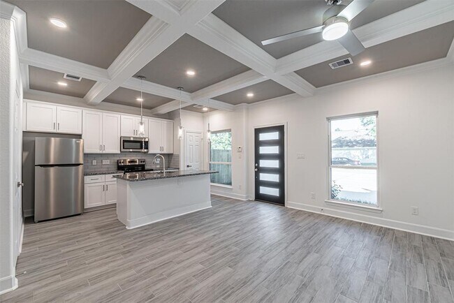 Building Photo - 4506 Aledo St