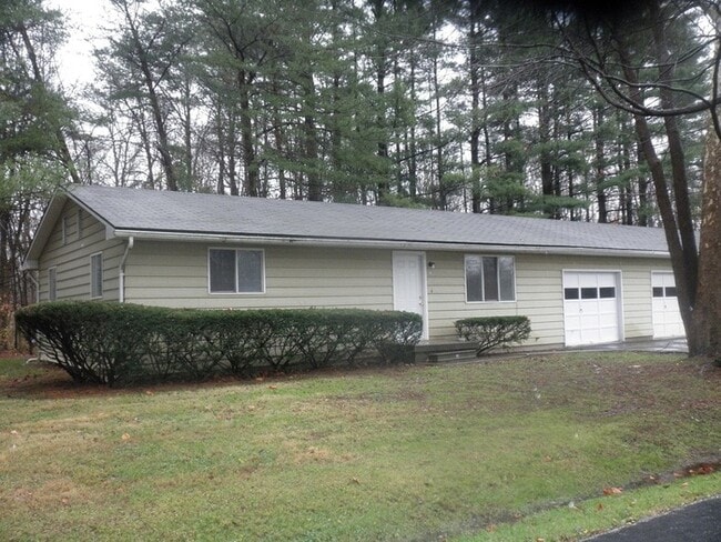 Building Photo - 2 Bedroom Duplex Between East Glenn And Se...