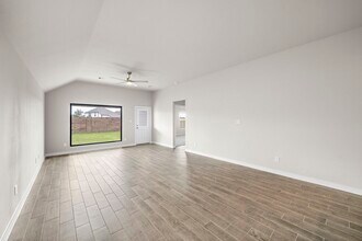 Building Photo - 3327 Tilley Dr