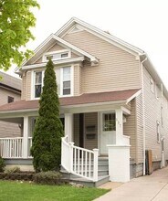 Building Photo - 337 St Lawrence Ave