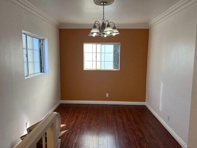 Building Photo - 1248 S Manhattan Pl