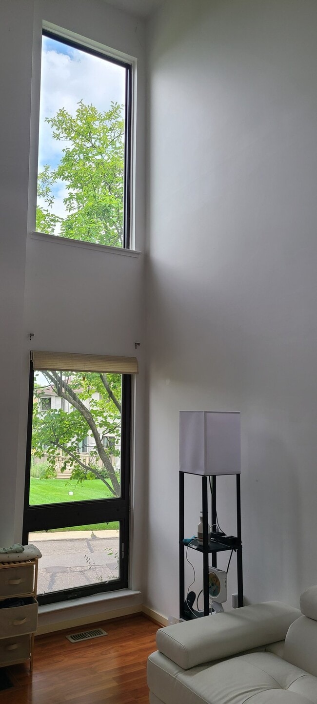 Building Photo - 716 Eton Ct