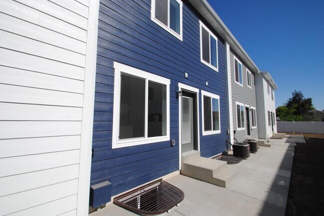 Building Photo - 2777 W 4175 S #229