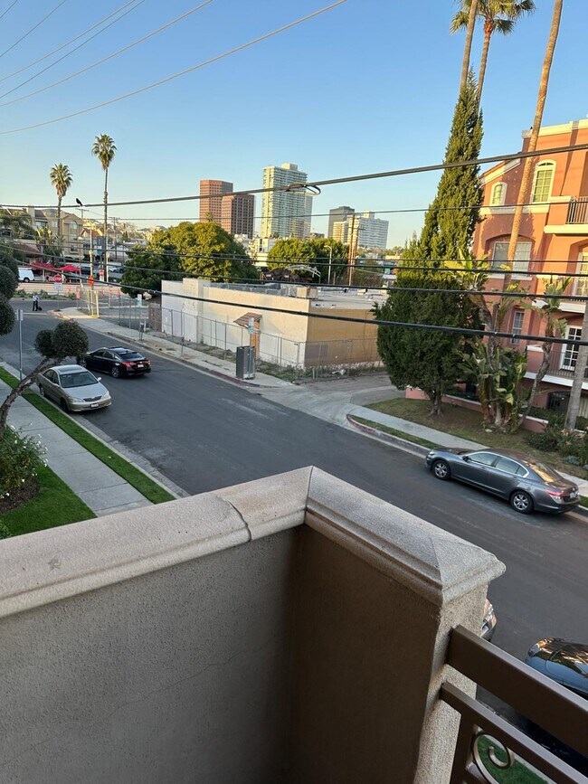 Foto del edificio - 1525 S Saltair Ave