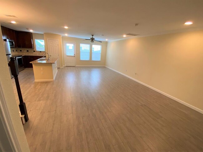 Building Photo - 6131 Shadow Isle Ln
