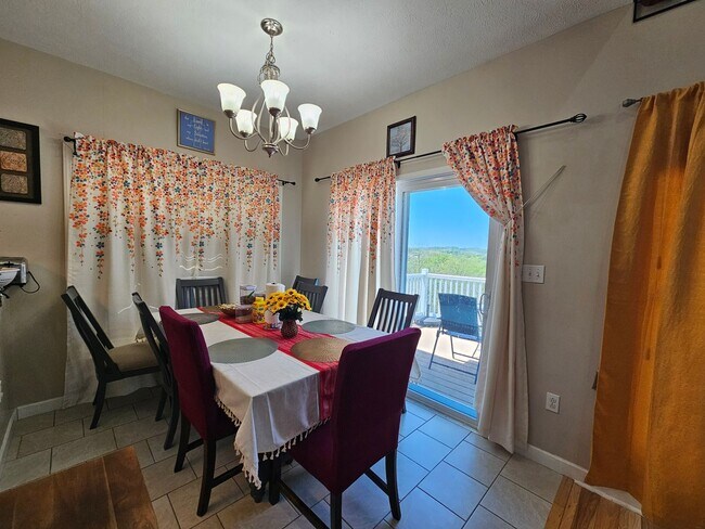 Foto del edificio - 4 Bedroom, 3 Bathroom home AVAILABLE 6/4/26