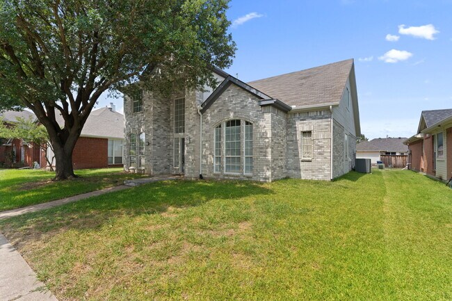 Foto del edificio - 2802 Briarbrook Ln