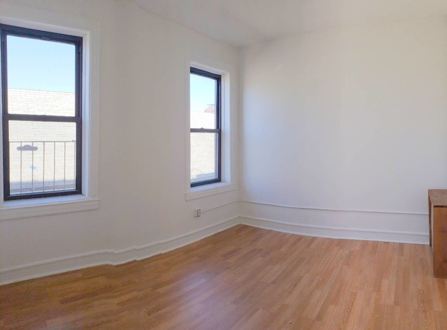 Building Photo - 40-67-67 95th St