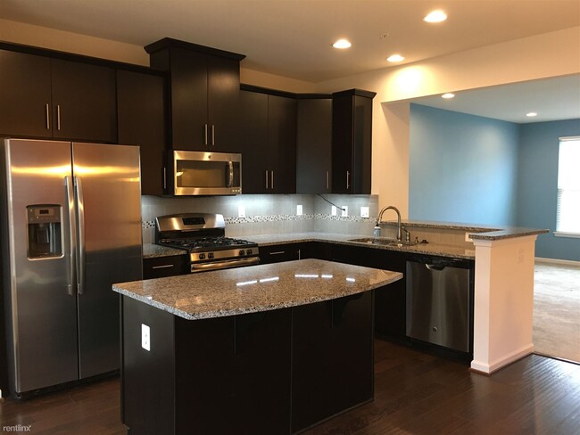 Building Photo - 710 Apple Orchard Dr