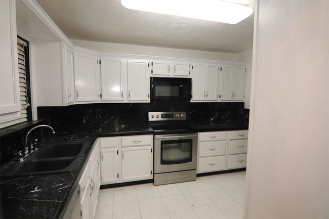 Foto del edificio - 890 Parsons Dr