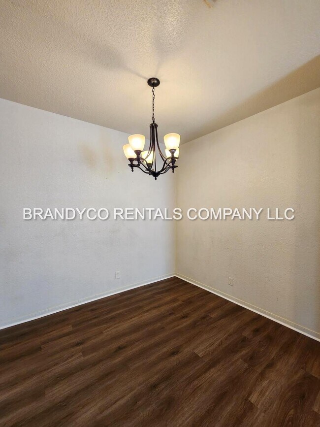 Foto del edificio - 4600 Acorn Creek Trail