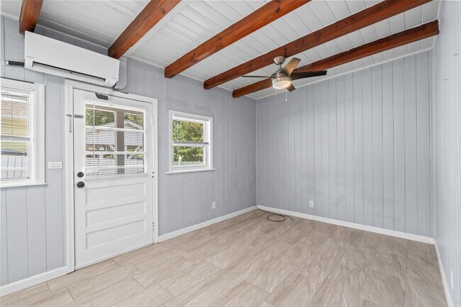 Foto del edificio - Turner Street Tri-Plex