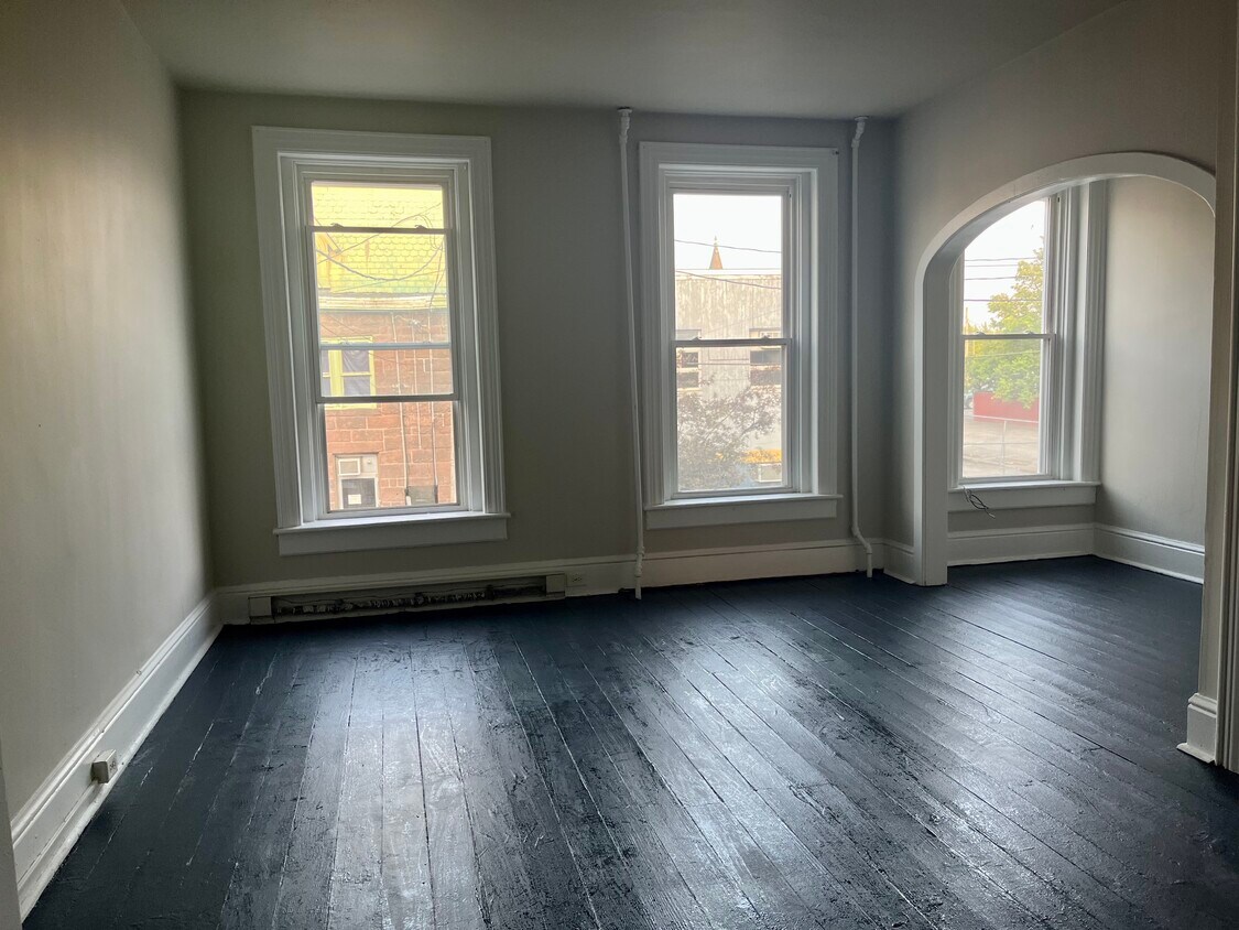 209 S Main St Unit 2, Chambersburg, PA 17201 Apartments in Chambersburg, PA