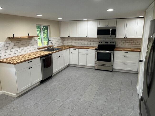 Cocina - 805 S Frey St