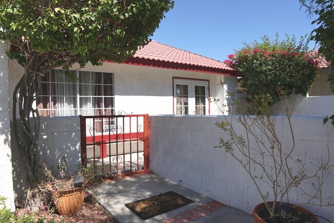 Foto del edificio - 68120 Tachevah Dr