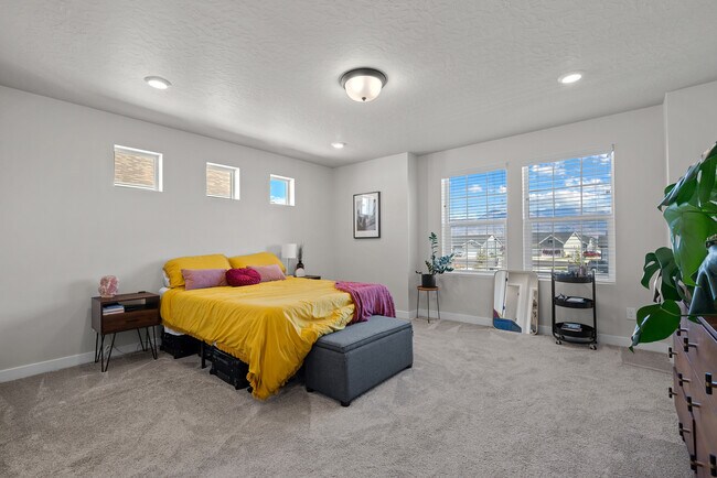 Foto del edificio - 74 S Baker Spring Cv