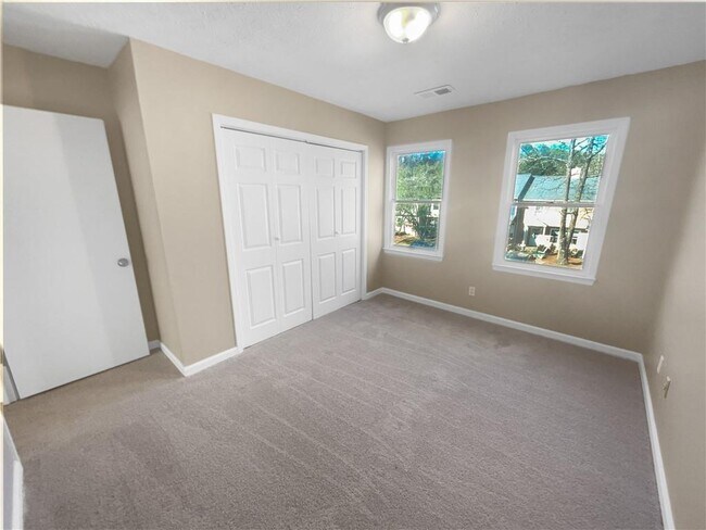 Foto del edificio - 688 Stratford Green