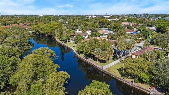 Foto del edificio - 413 NW 23rd Ave