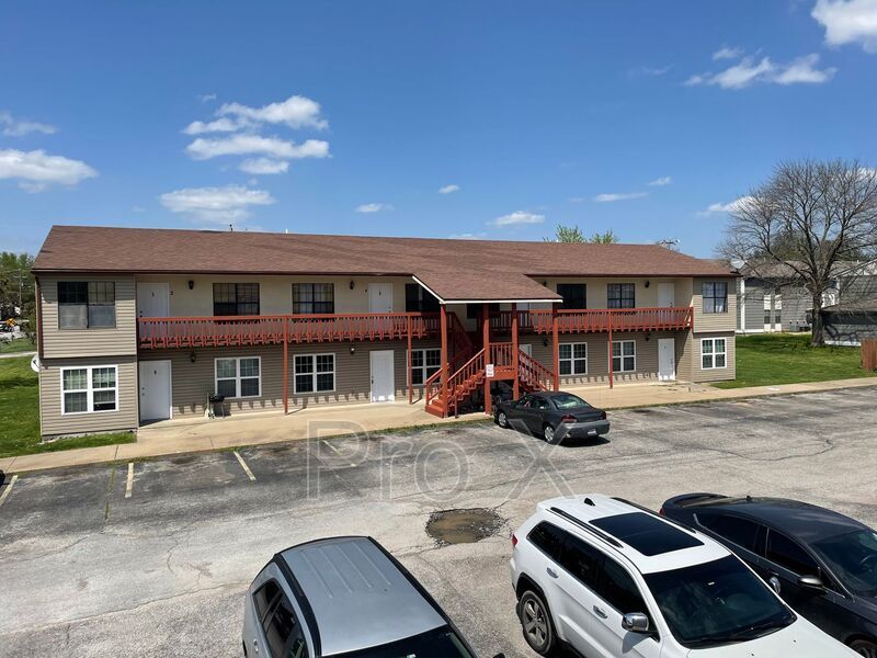 Primary Photo - 1021 S St Louis Ave