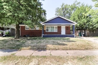 Building Photo - 3009 S Glenn Ave