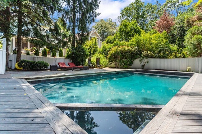 Foto del edificio - Gorgeous & Rare Five Bedroom in The Palisa...