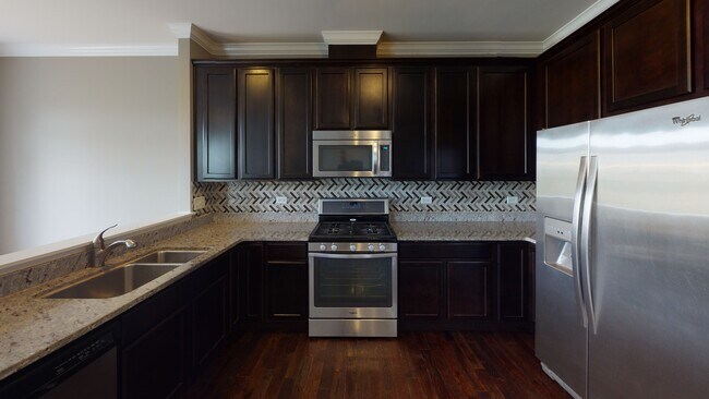 Building Photo - 2725 Blakely Ln