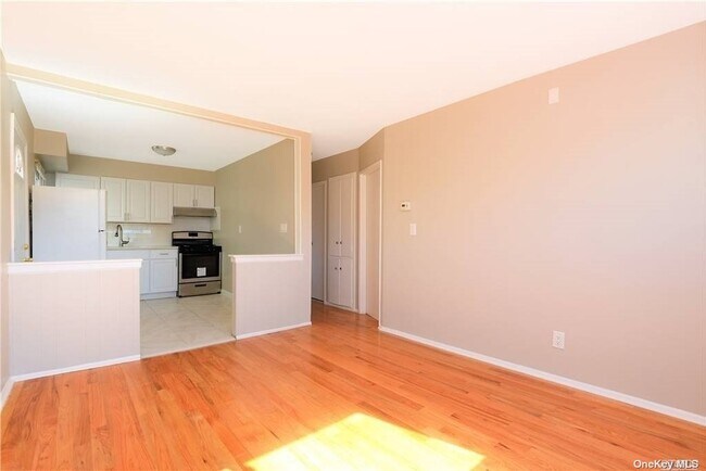 Foto del edificio - 254-34 Craft Ave