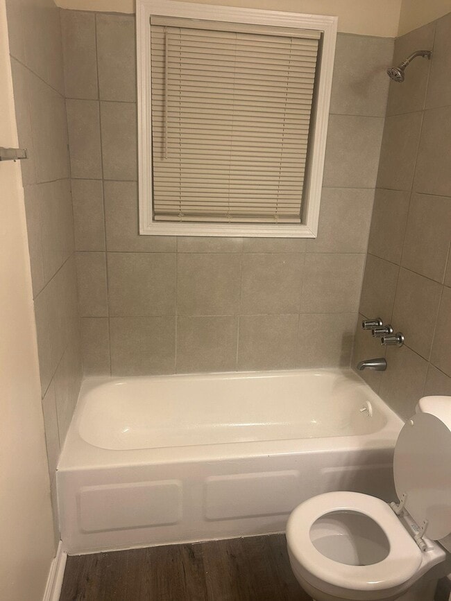Foto del edificio - 5106 Blacksmith Dr