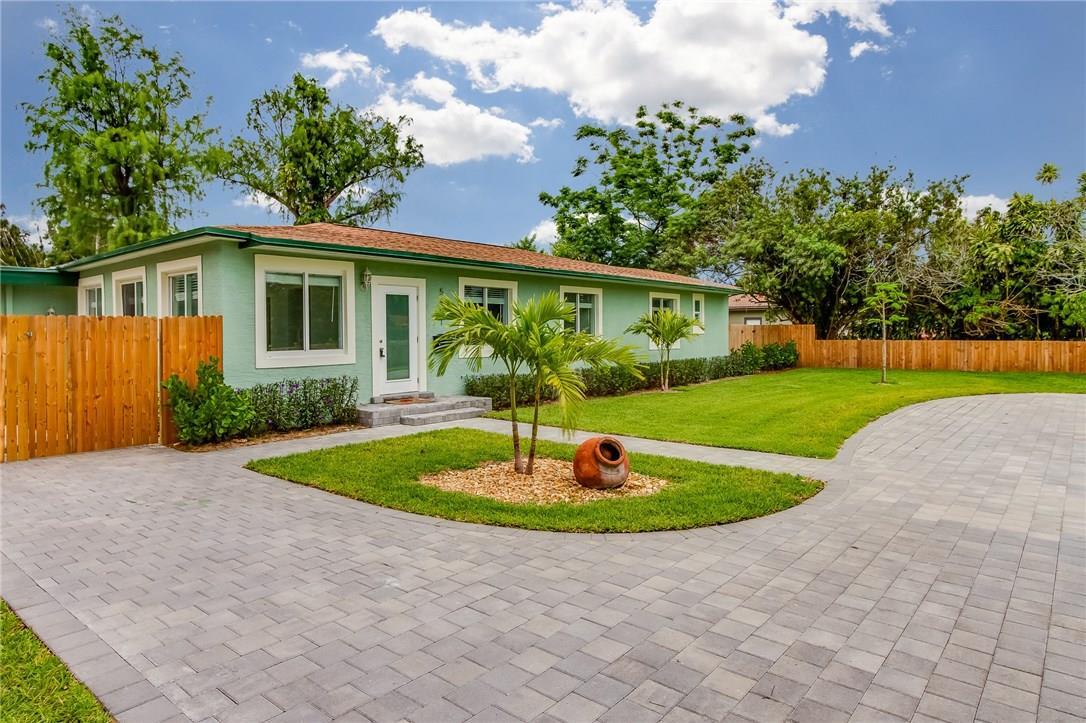 Foto principal - 5401 W Broward Blvd