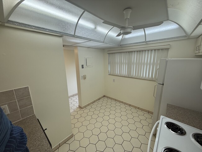 Foto del edificio - 6075 N Sabal Palm Blvd