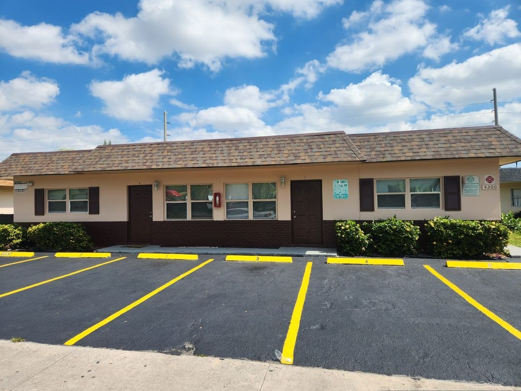 Foto principal - 4200 NW 31st Terrace