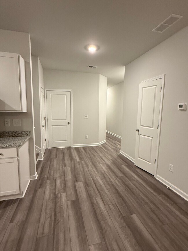Building Photo - 124 Brexley Dr