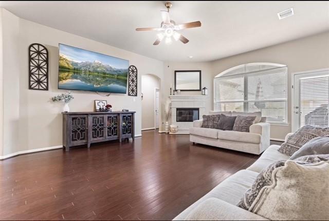 Foto del edificio - 6303 Carnaby Ln
