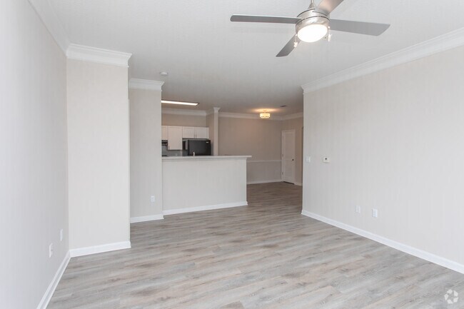2HAB, 2BA - 1175SF renovado - Legacy Ridge