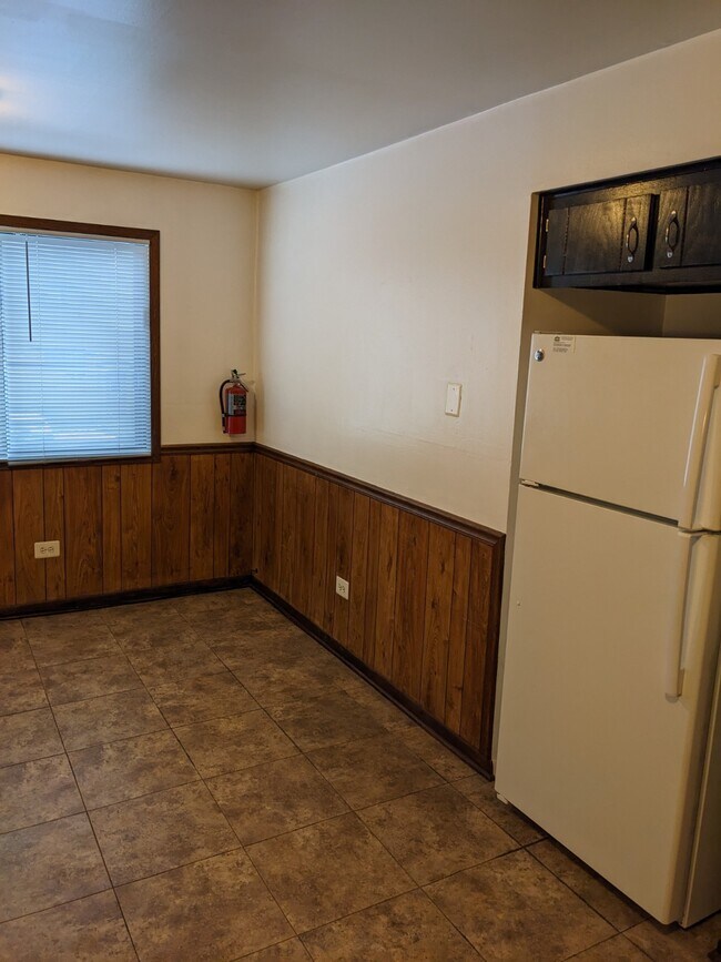 Building Photo - 5630 W 107th St