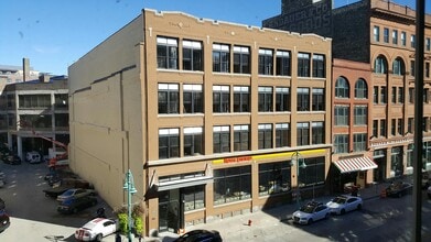 Building Photo - 226 N Water St