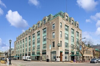 Building Photo - 807 Church St