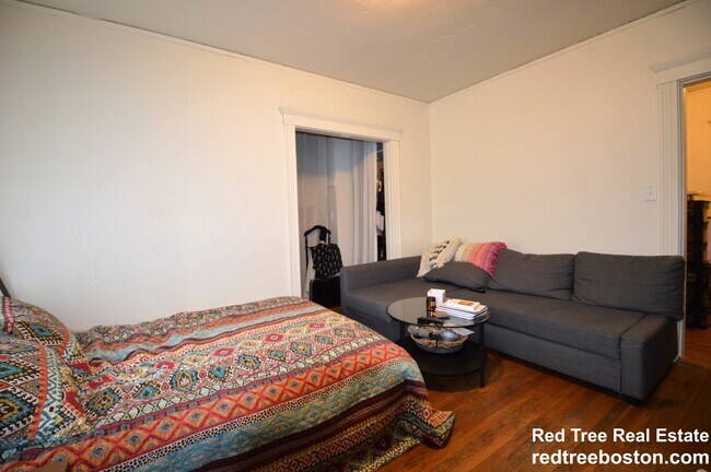 Building Photo - 231 Park Dr