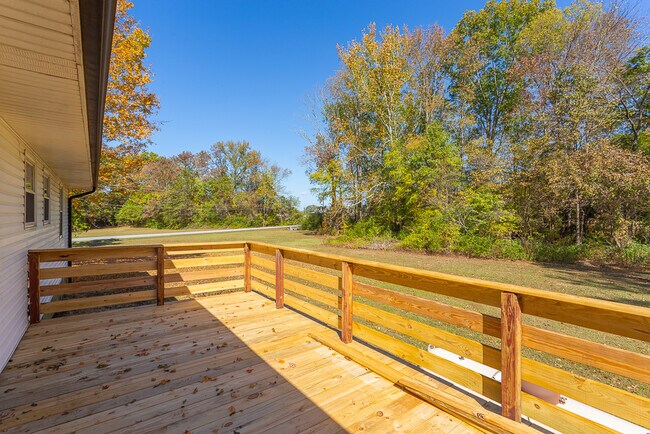 Foto del edificio - 9225 Amos Rd