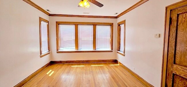 Building Photo - 4446 W Walton St