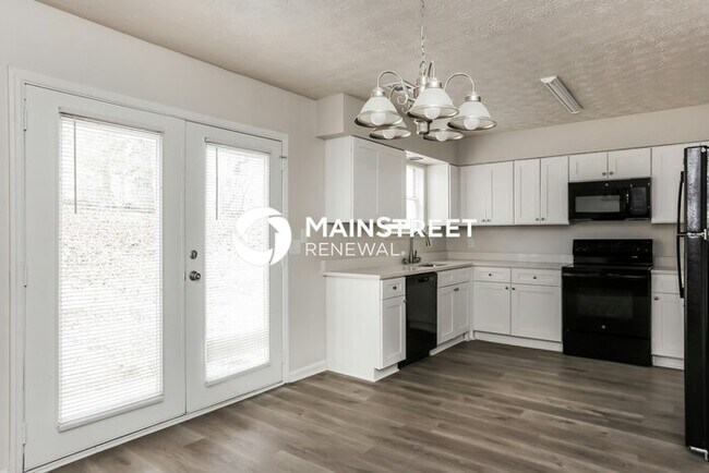 Building Photo - 3 Bedroom Pet-Friendly Home in Lithonia, GA with Main Street Renewal