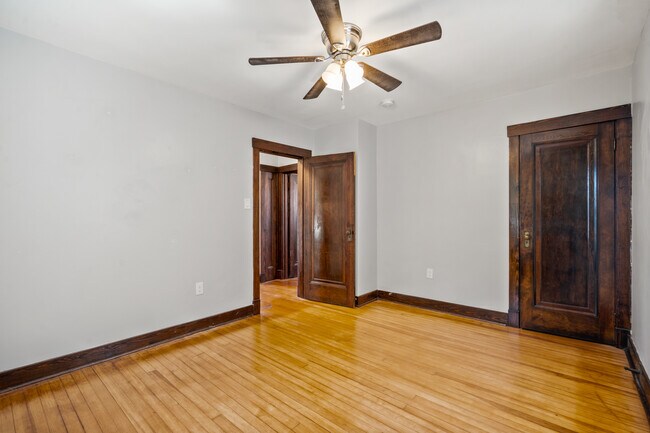 Building Photo - 4502 Coleridge St