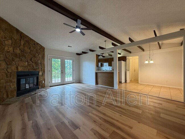 Foto del edificio - 105 Scottlynn Ct