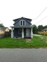 Building Photo - 510 Ray St