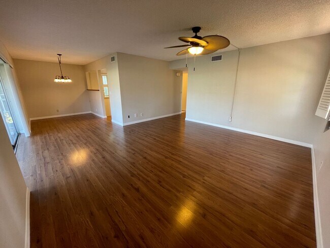Building Photo - ANNUAL RENTAL - 2 BED / 2 BATH AT SORRENTO...