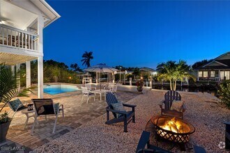 Building Photo - 2736 Gulfview Dr