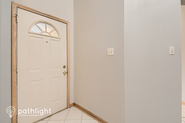 Building Photo - 17221 Lakebrook Drive