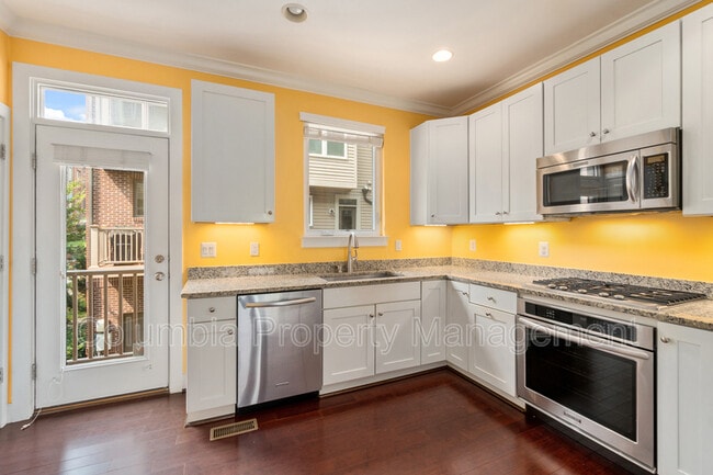 Building Photo - 4516 Kennedy St